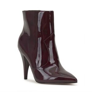 $50 Vince Camuto Elegant Burgundy Ankle Boots Size 6